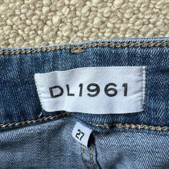DL1961 Frayed jeans!!! - Picture 3 of 3
